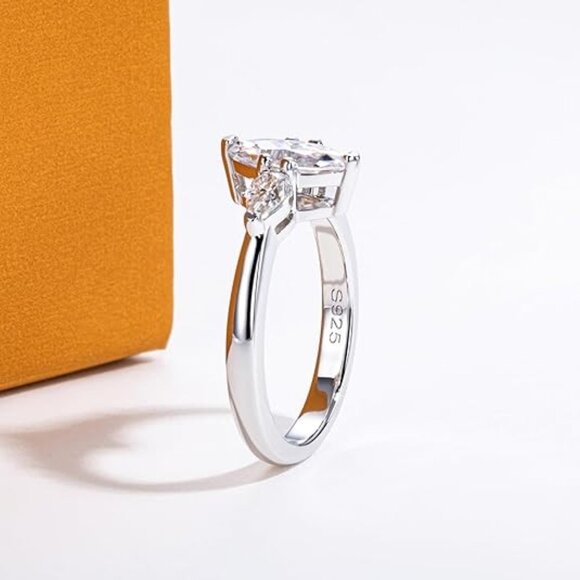 1.6cttw Marquise Cut Moissanites 3 stone D Color VVS1 Clarity Engagement Ring - Picture 4 of 6